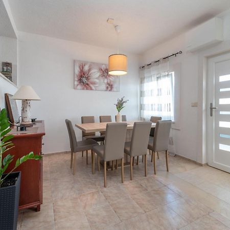 Scenic Sea View,Three Bedroom Villa With Pool Трогир Екстериор снимка