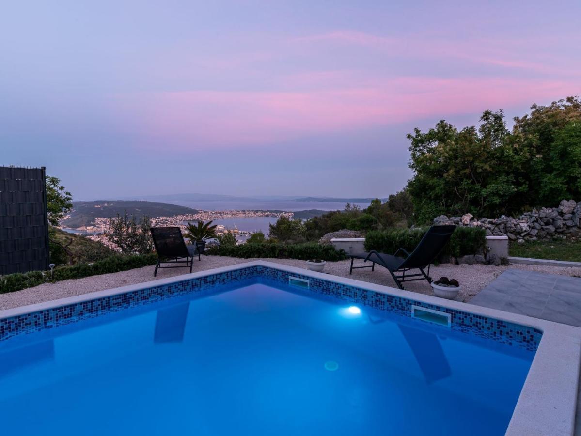 Scenic Sea View,Three Bedroom Villa With Pool Трогир Екстериор снимка
