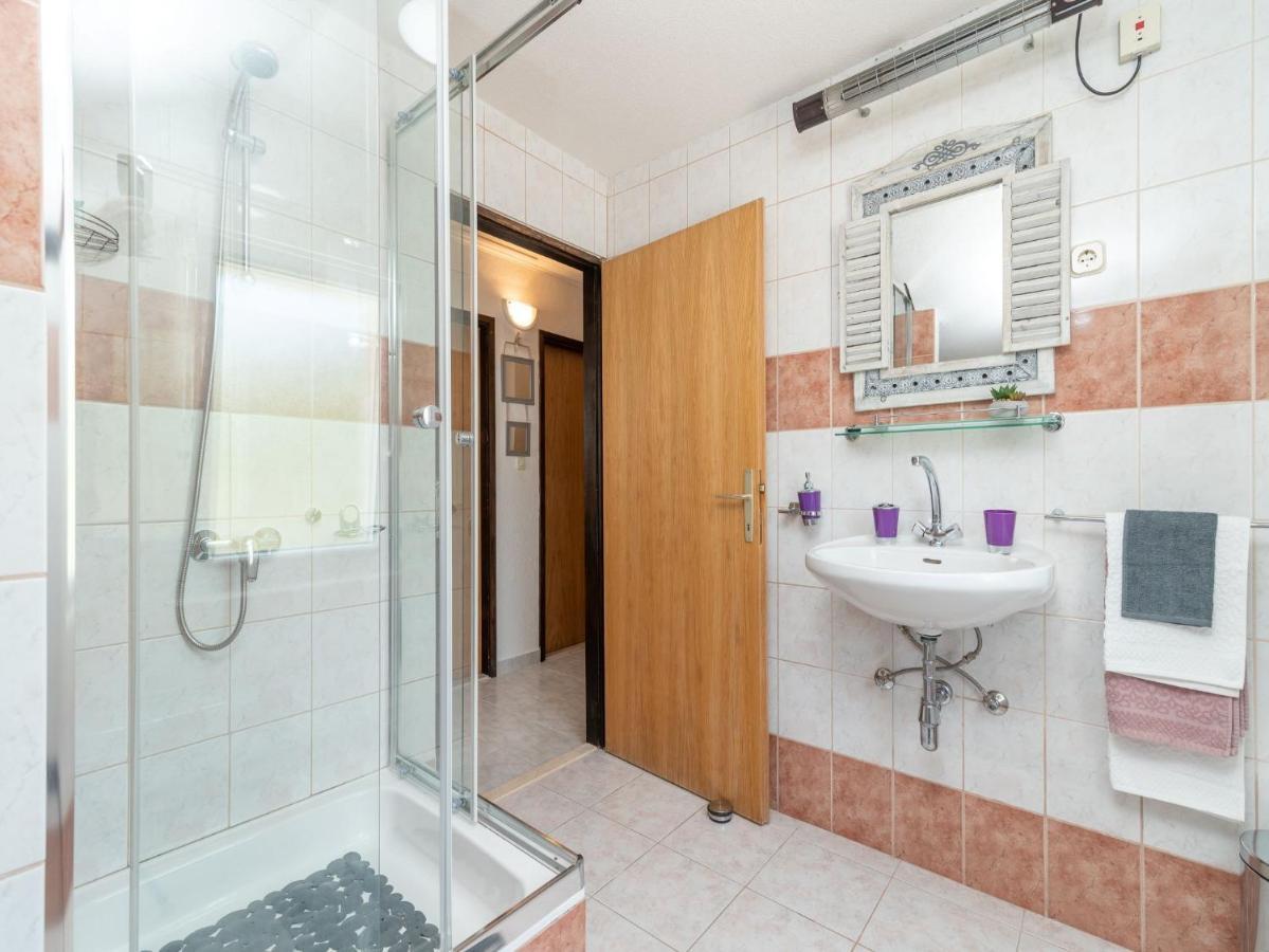 Scenic Sea View,Three Bedroom Villa With Pool Трогир Екстериор снимка