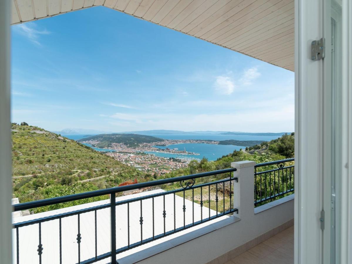 Scenic Sea View,Three Bedroom Villa With Pool Трогир Екстериор снимка