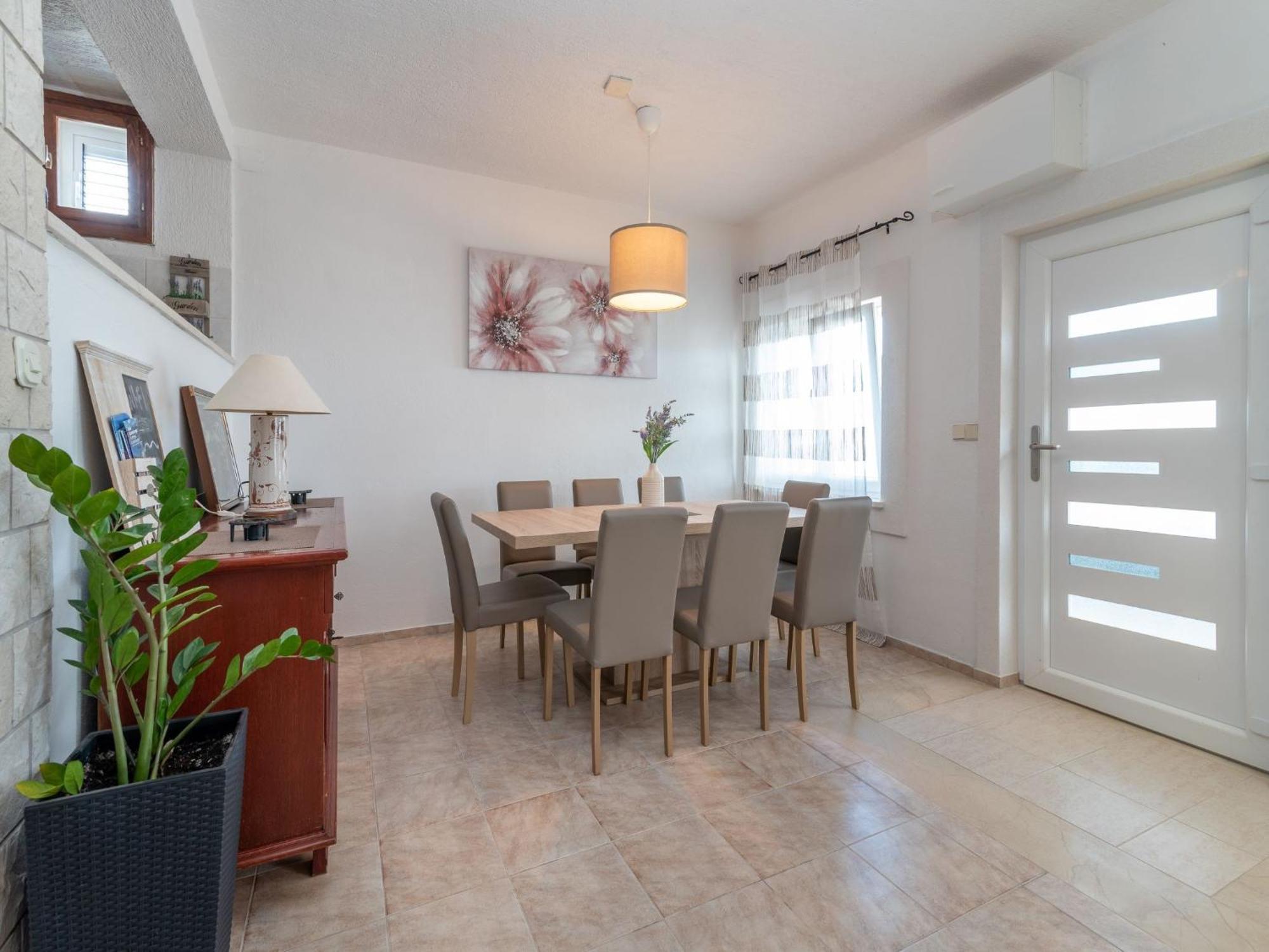 Scenic Sea View,Three Bedroom Villa With Pool Трогир Екстериор снимка